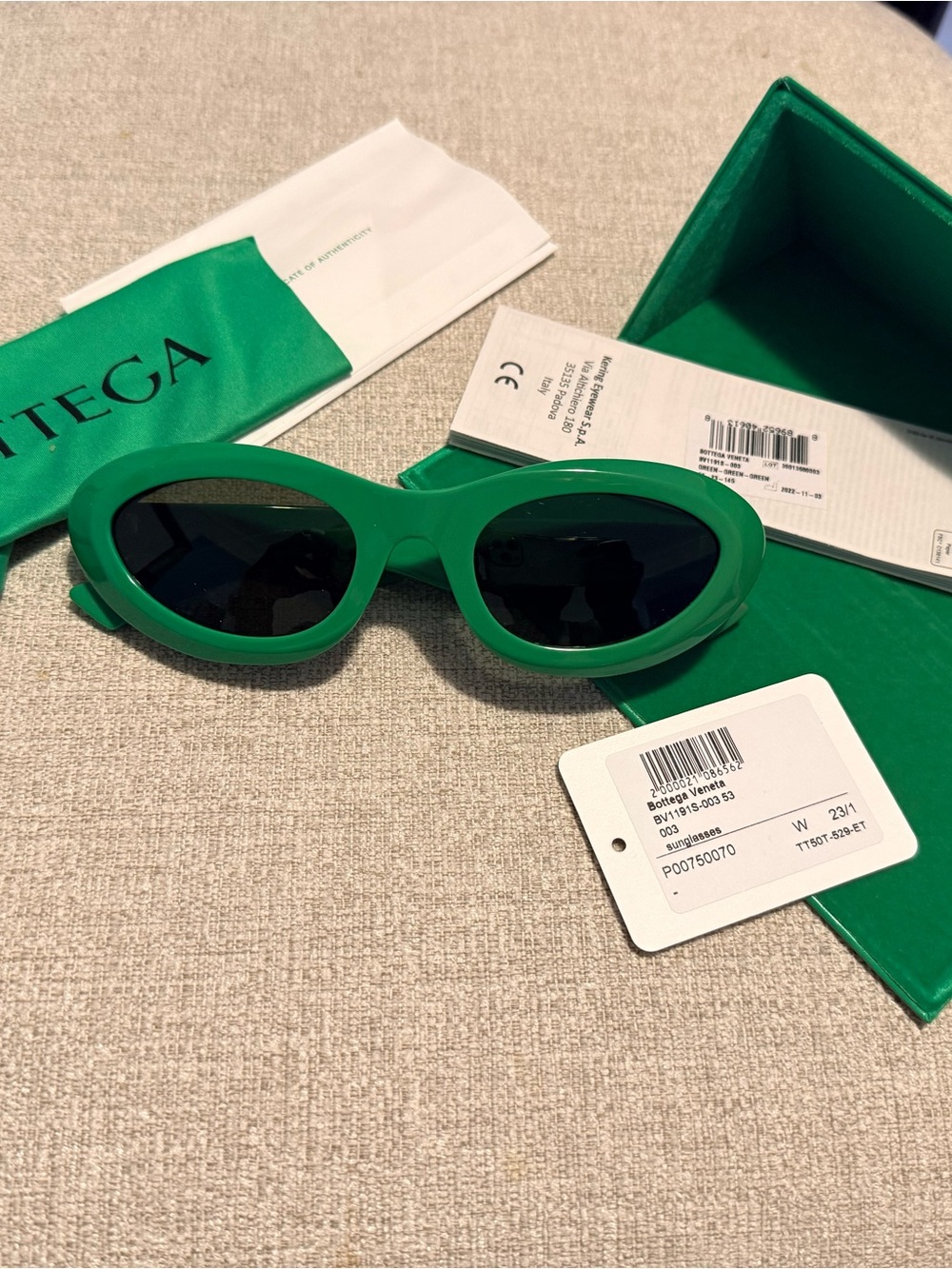 Bottega Veneta Bright Green Oval Frame Sunglasses